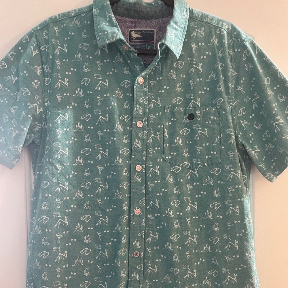 Modern Amusement Men’s Shirt with Outdoorsy / Camping Design